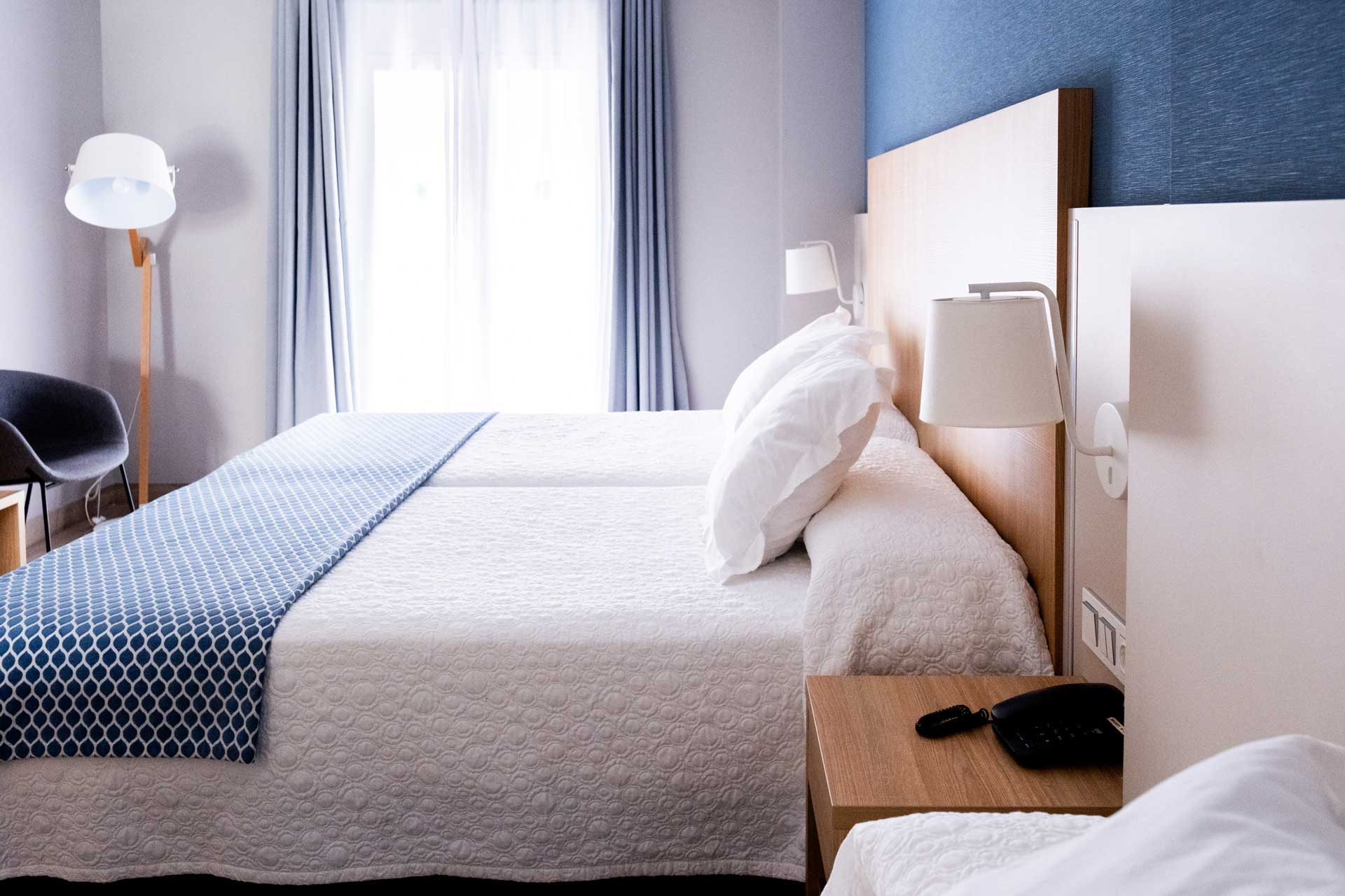 Habitacion Triple Hotel Puerta del Mar Nerja 6